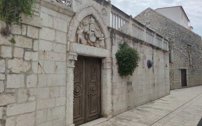 Drvena vrata s Palače Nimira mala otišla su na restauraciju
